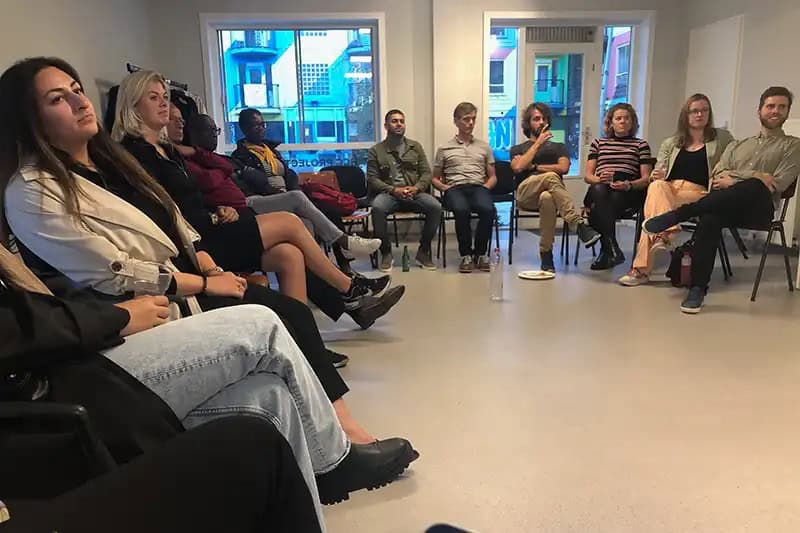 Jonge Ymere-huurders in gesprek over energiearmoede