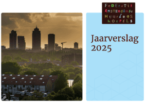 Huurders Ymere Amsterdam skyline met groene omgeving en hoge gebouwen in de achtergrond.